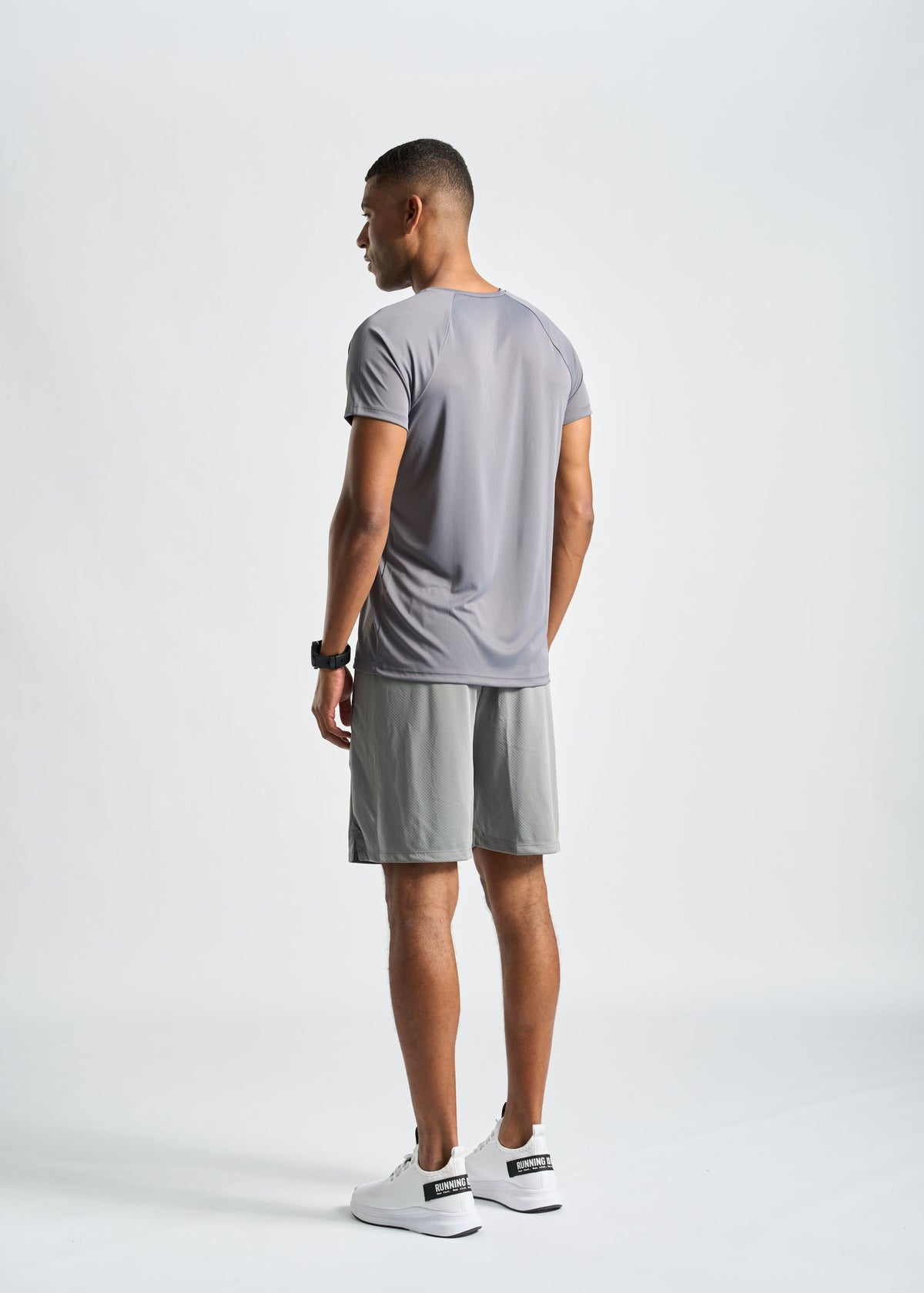 Camiseta Raglan Masculina – cinza