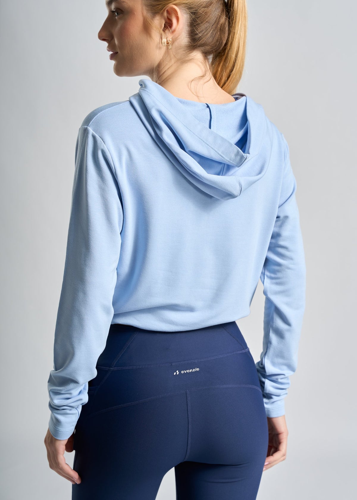 Moletinho Capuz Brezza Feminino – azul claro